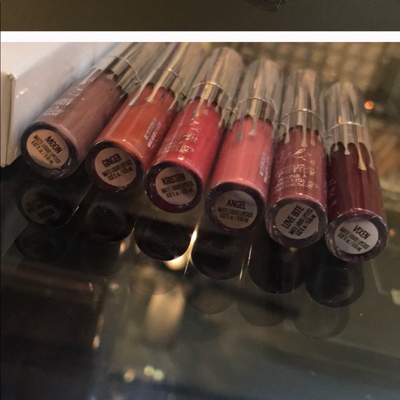 *LIMITED EDITION* Holiday Kylie Lip Set - Picture 3 of 4